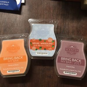 3 Scentsy bars